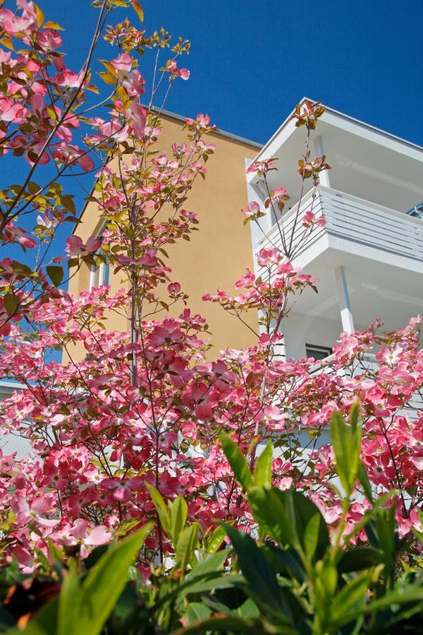 Hotel Jardis (Adults Only) Лана Экстерьер фото